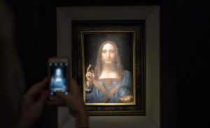 Suudi Arabistan Prensi Muhammed bin Selman’ın geçen aylarda müzayede satın aldığı Leonardo da Vinci’nin Salvatore Mundi tablosunu Abu Dabi prensi Şeyh Muhammed bin Zayid’e ait bir yatla takasa karar verdiği iddia ediliyor.