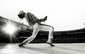 Freddie Mercury: Asla Ölmeyen Bir Efsanenin Peri Masalı