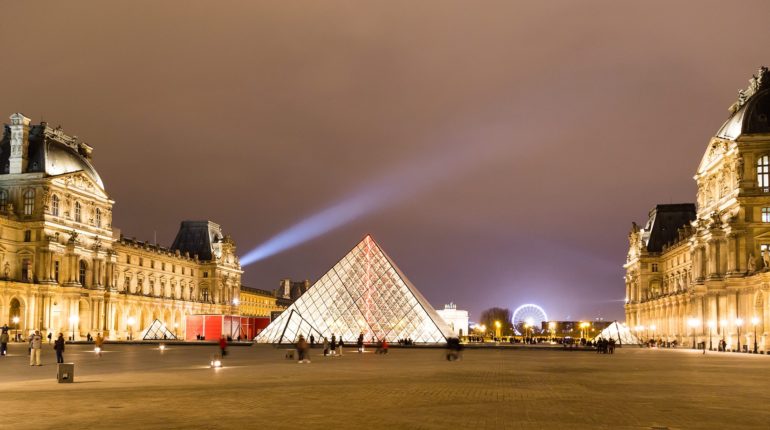 Louvre Müzesi ziyaretçi sayısında rekor kırdı