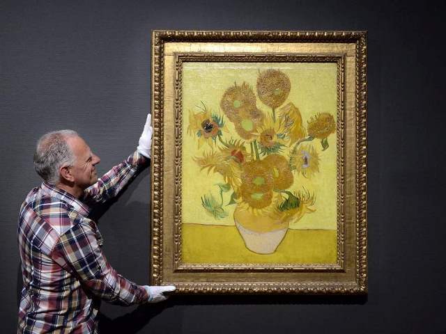 Van Gogh’un Ayçiçekleri soldu, müze yetkilileri şaşkın